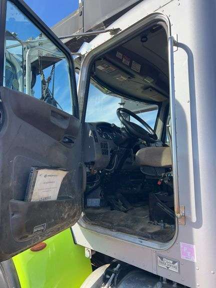2018 Peterbilt PB348 showing 43,073 mi, 6,155 hrs - runs