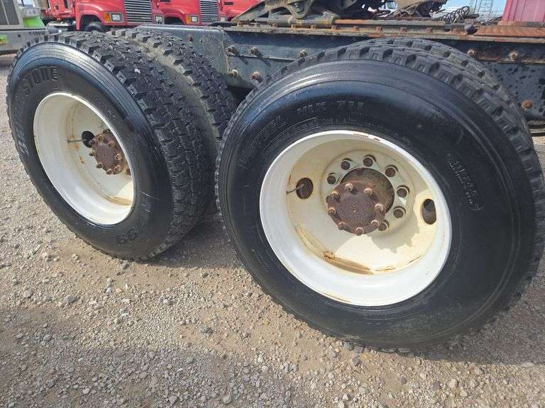 2008 Mack CHU613 showing 61,447 mi, 15,684 hrs - runs