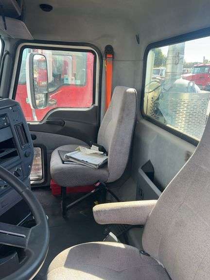 2014 Mack CHU613 showing 498,610 mi, 11,275 hrs - runs