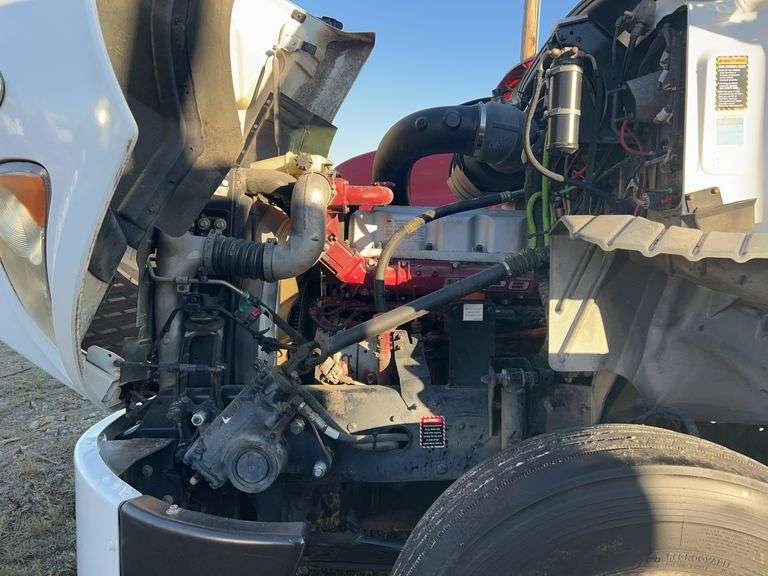 2013 Mack CXU613 showing 402,711 mi, 8,428 hrs- doesn't run