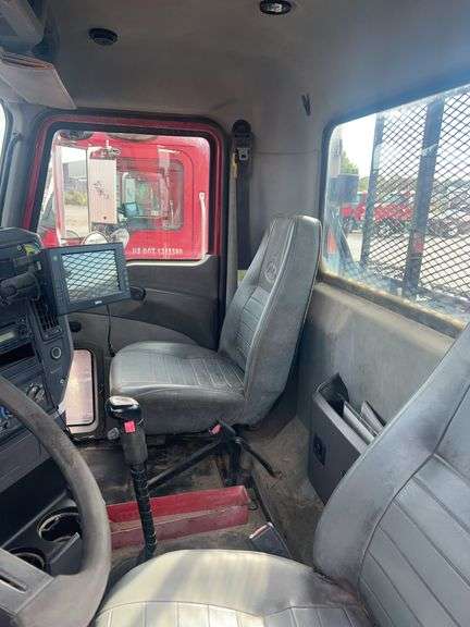 2012 Mack CHU613 showing 30,622 mi, 8,665 hrs- runs