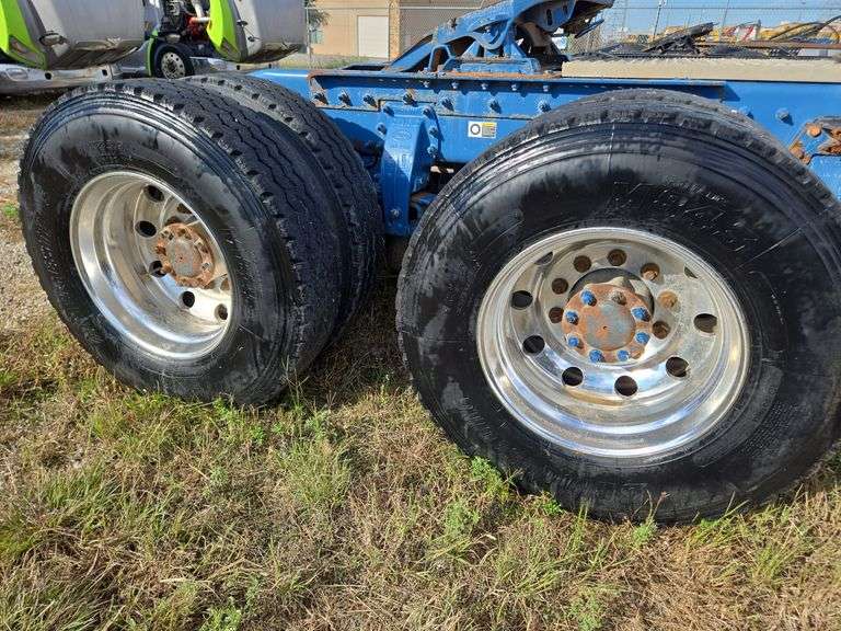 2013 Peterbilt 367 showing 63,847 mi, 9,758 hrs -