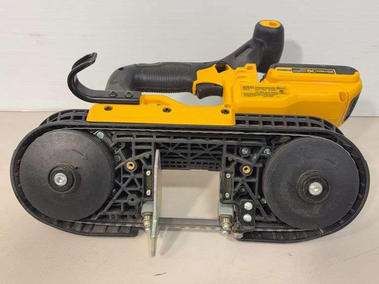 DeWalt cordless band saw, band saw blade and battery charger