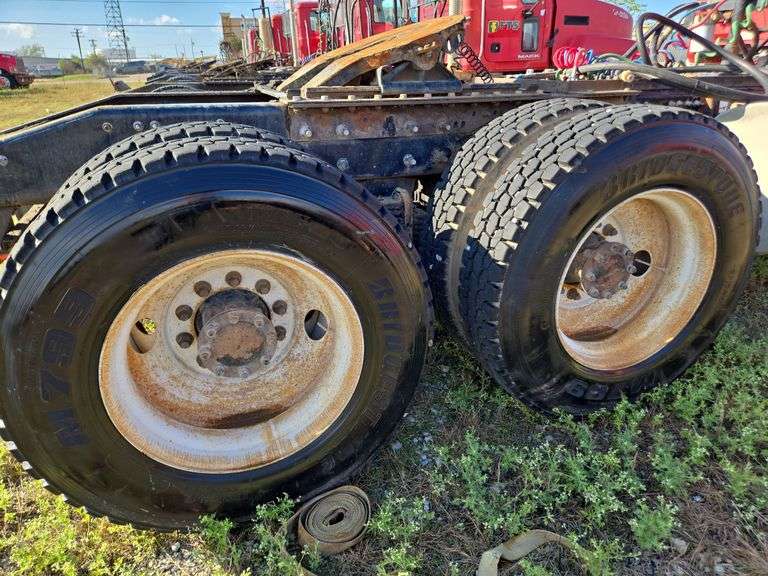 2011 Mack CHU613 showing 39,348 mi, 16,109 hrs- runs