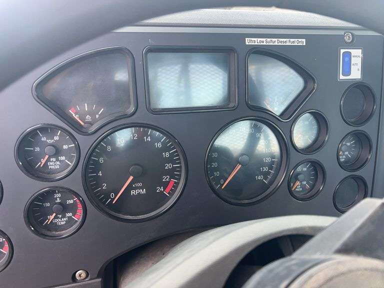 2012 Mack CHU613 showing 30,622 mi, 8,665 hrs- runs