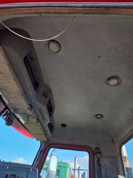 2011 Mack CHU613 showing 41,538 mi, 8,229 hrs- doesn't run