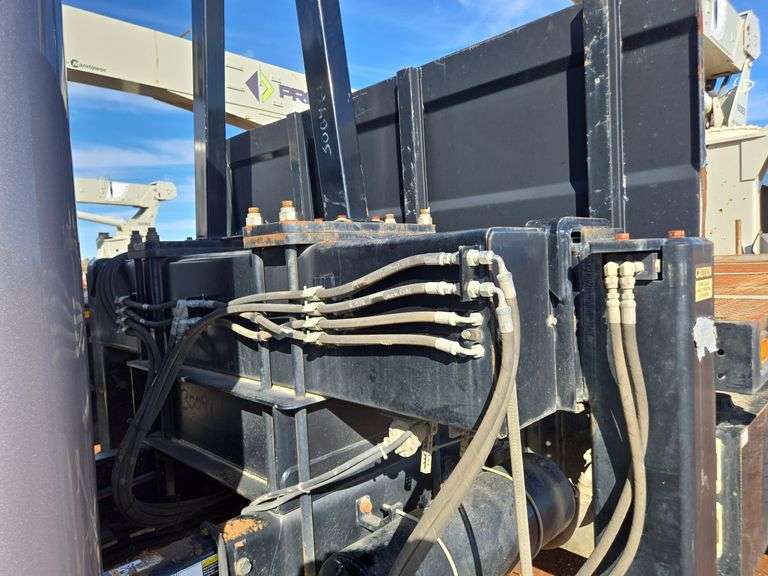 2018 Peterbilt PB348 showing 43,073 mi, 6,155 hrs - runs