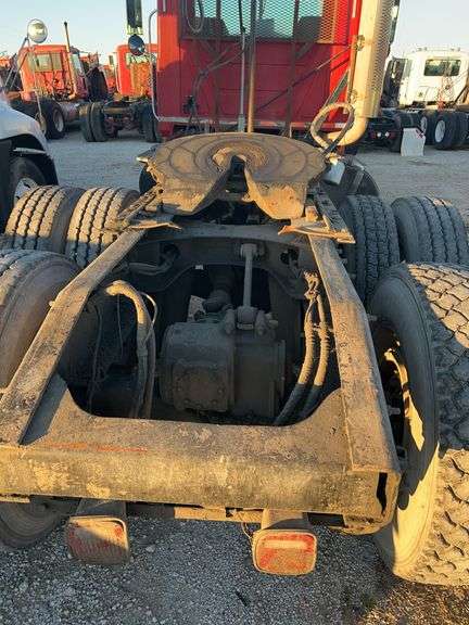 2007 Mack CHN613 showing 89,052 mi, hrs unknown- runs