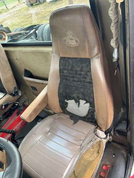 2007 Mack CTP713 showing 47,533 mi, 9999 hrs - runs