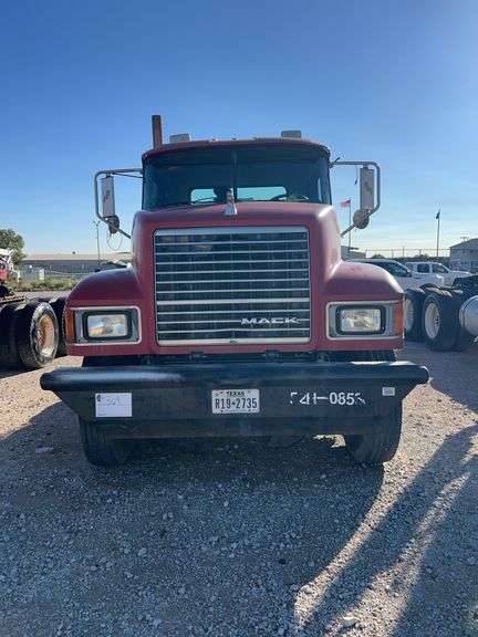2008 Mack CHU613 showing 55,705 mi, 14,199 hrs- runs
