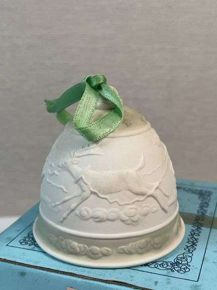 1988 LLADRO BELL AND ORNAMENT