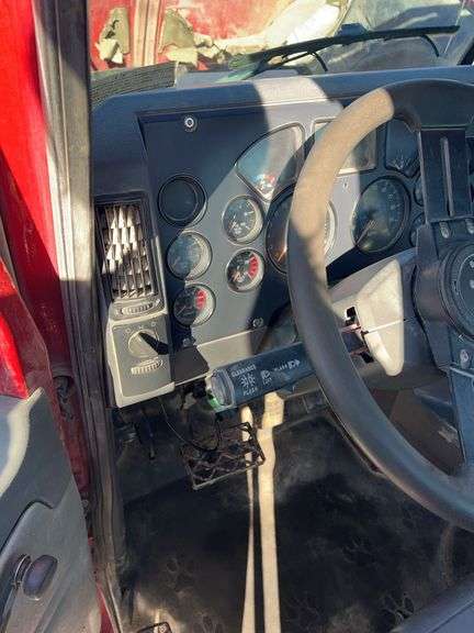 2008 Mack CHU13 miles & hrs unknown- doesn't run