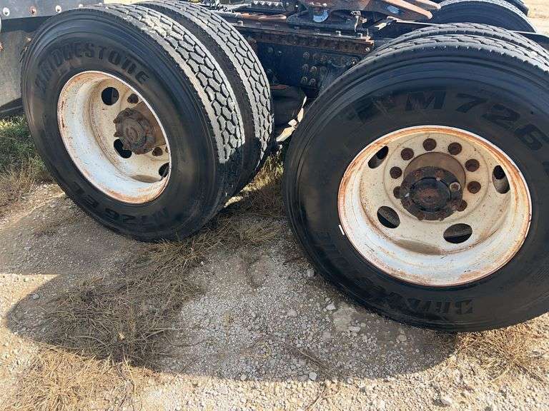 2007 Mack CXP613 showing 551,127 mi, 17,645 hrs - doesn't run