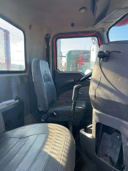 2008 Mack CHU613 showing 59,117 mi, 12,663 hrs- runs