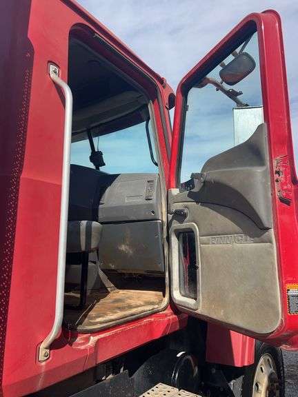 2012 Mack CHU613 showing 34,193 mi, hrs unknown - doesn't run