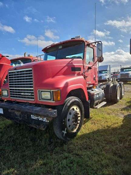 2008 Mack CHU613 showing 50,530 mi, 12,375 hrs- runs