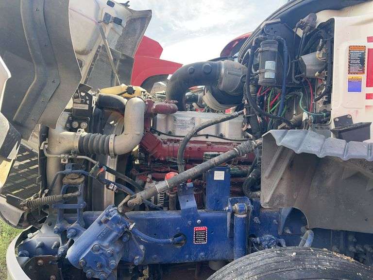 2014 Mack CHU613 showing 498,610 mi, 11,275 hrs - runs