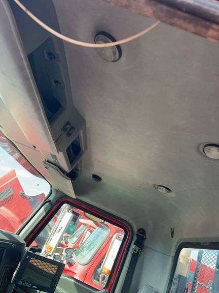 2012 Mack CHU613 showing 51,131 mi, 11,743 hrs - runs