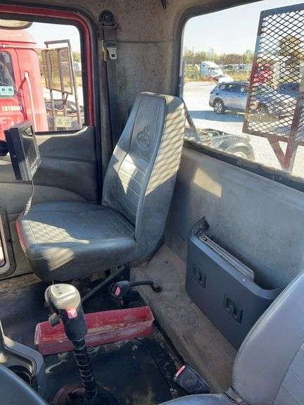 2012 Mack CHU613 showing 32,990 mi, 11,434 hrs- runs