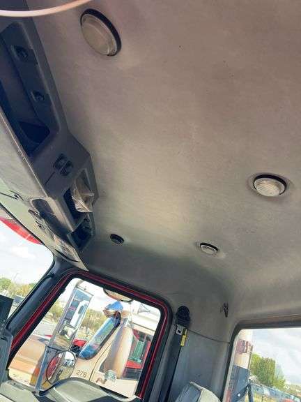 2012 Mack CHU613 showing 33,805 mi, 13,042 hrs -