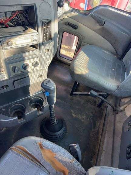 2008 Mack CHU613 showing 59,117 mi, 12,663 hrs- runs