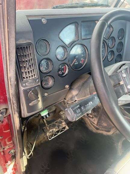 2008 Mack CHU613 showing 46,410 mi, 11,397 hrs- runs