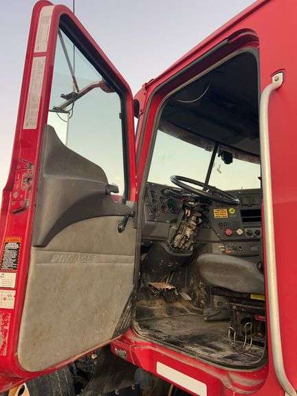 2008 Mack CHU613 showing 54,769 mi, 6,209 hrs- doesn't run