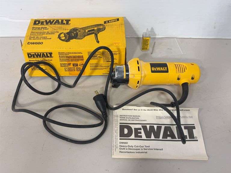 DeWalt DW660 heavy duty electric cut-out tool w/ box - works