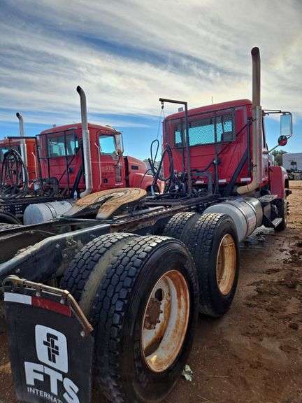 2012 Mack CHU613 showing 39,668 mi, 4,939 hrs - runs