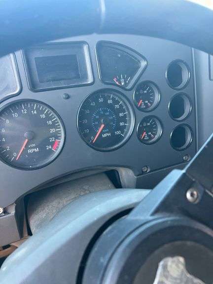 2008 Mack CHU613 miles & hrs unknown- runs