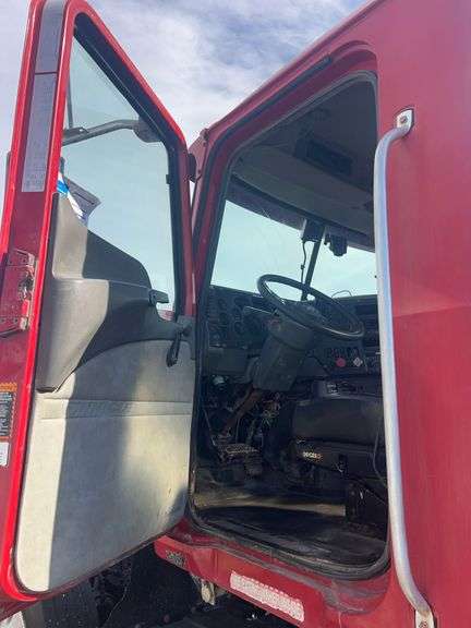 2008 Mack CHU613 showing 58,778 mi, 14,600 hrs - runs