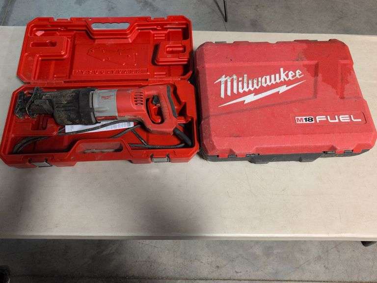 Milwaukee sawzall with (2) cases