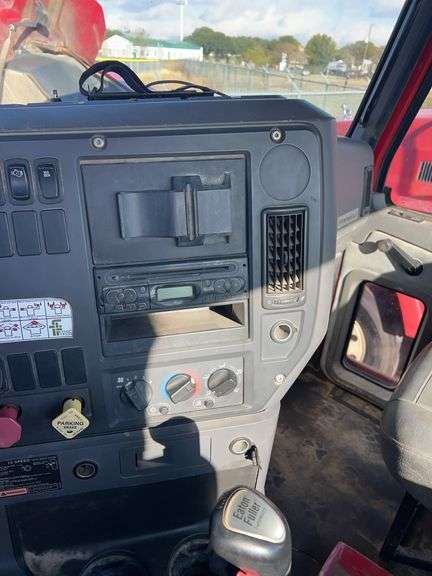 2008 Mack CHU613 showing 61,140 mi, 9,011 hrs- runs