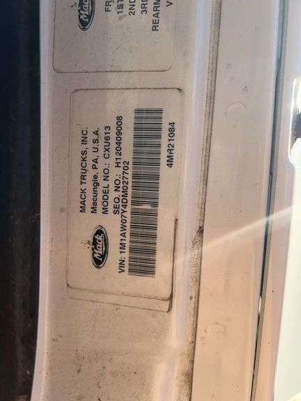 2013 Mack CXU613 showing 402,711 mi, 8,428 hrs- doesn't run