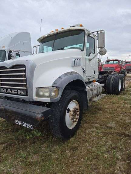 2007 Mack CTP713 showing 47,533 mi, 9999 hrs - runs