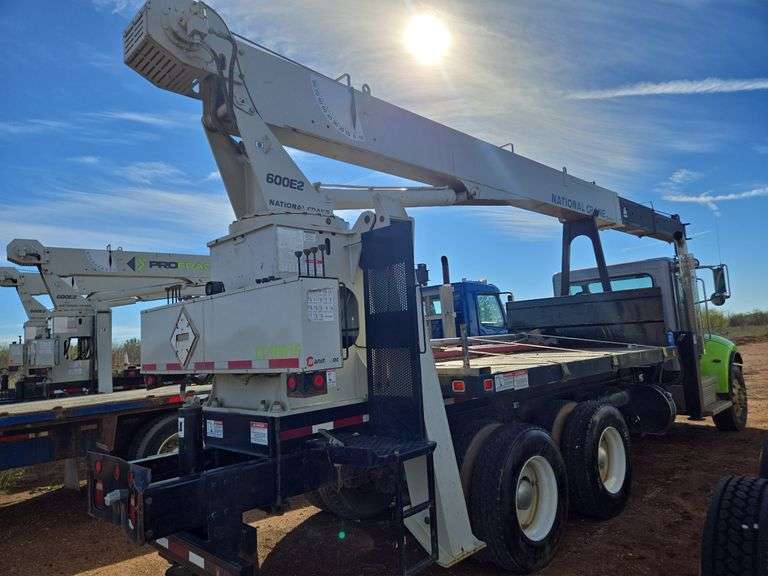 2019 Peterbilt PB348 showing 18,201 mi, 5,443 hrs - runs