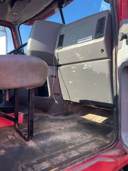 2008 Mack CHU613 showing 61,140 mi, 9,011 hrs- runs