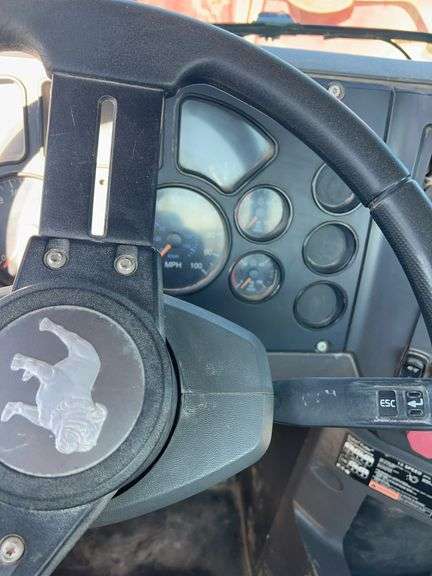 2008 Mack CHU13 miles & hrs unknown- doesn't run