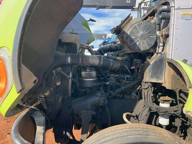 2018 Peterbilt PB348 showing 43,073 mi, 6,155 hrs - runs