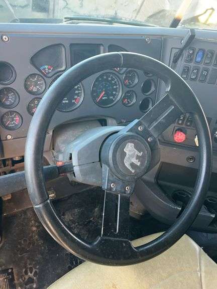 2008 Mack CHU613 miles & hrs unknown- runs