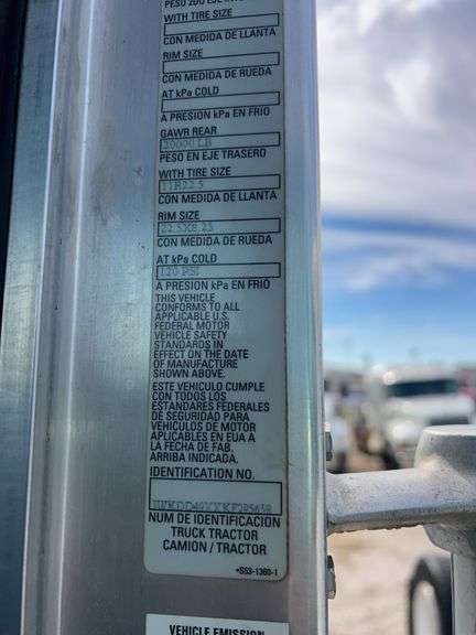 2019 Kenworth T8 showing 17,891 mi, 3,432 hrs - runs