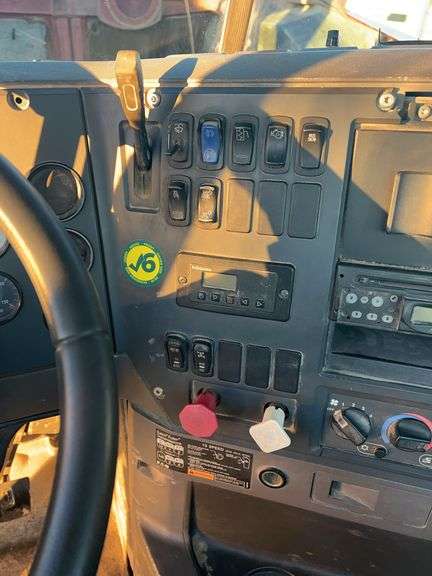 2008 Mack CHU613 showing 41,085, hrs unknown- runs