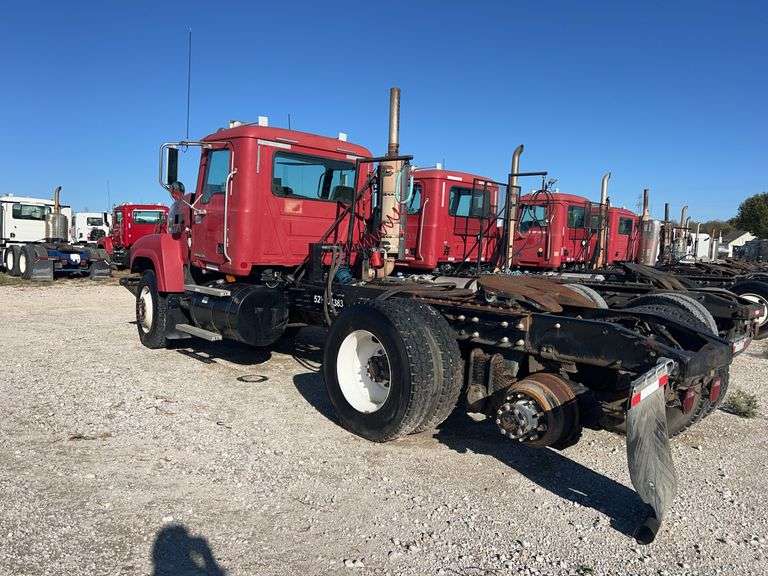 2008 Mack CHU13 miles & hrs unknown- doesn't run