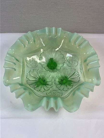 Jefferson Glass Green Opalescent Ruffles And Rings 3 Footed 8” Bowl