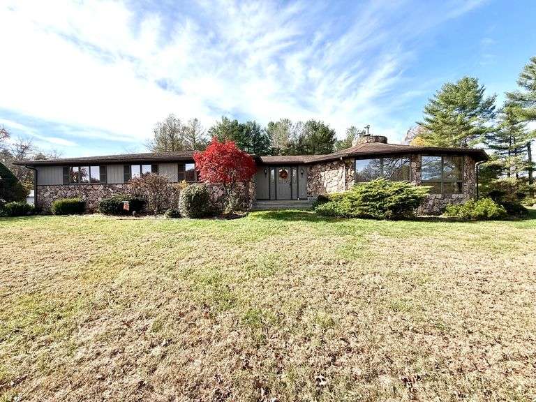 Spacious Buckhannon WV Hom...