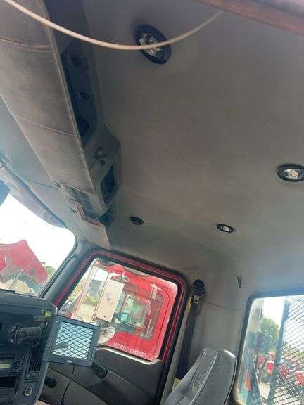 2012 Mack CHU613 showing 30,622 mi, 8,665 hrs- runs