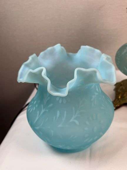 FENTON Blue satin Daisy and Fern Opalescent Gone With The Wind Lamp