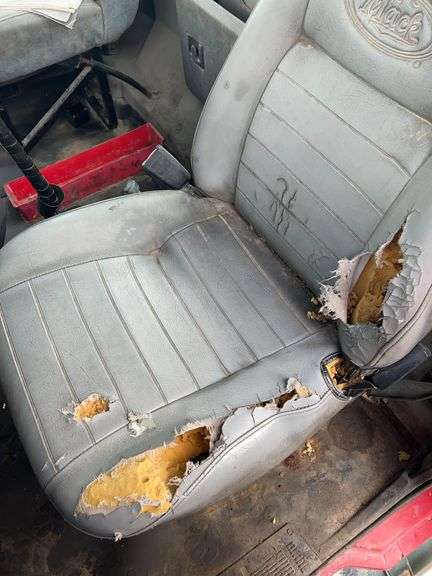 2008 Mack CHU613 showing 42,924 mi, 9,374 hrs- runs