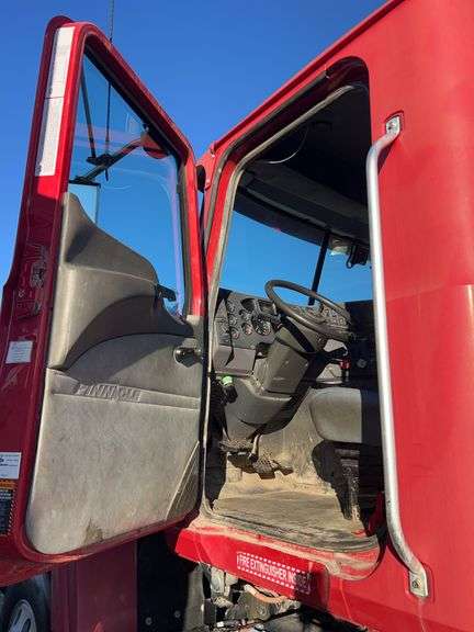 2013 Mack CHU613 showing 11,159 mi, 3,727 hrs- runs