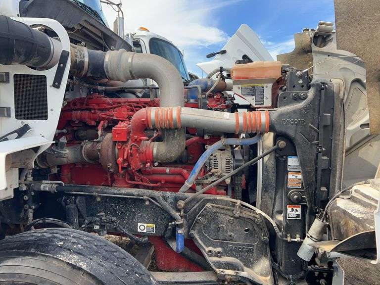 2019 Kenworth T8 showing 17,891 mi, 3,432 hrs - runs